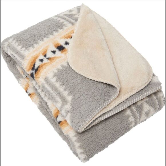 NWT!! Pendleton Crossroads Aztec Sherpa Throw!! - Picture 3 of 11